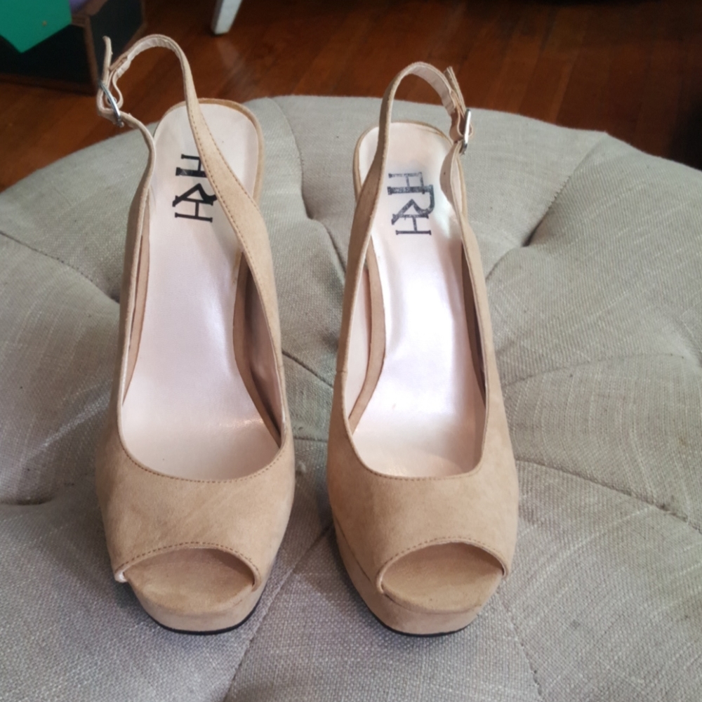 Shoes - Picture 5 of 5
